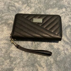 Liz Claiborne Wristlet